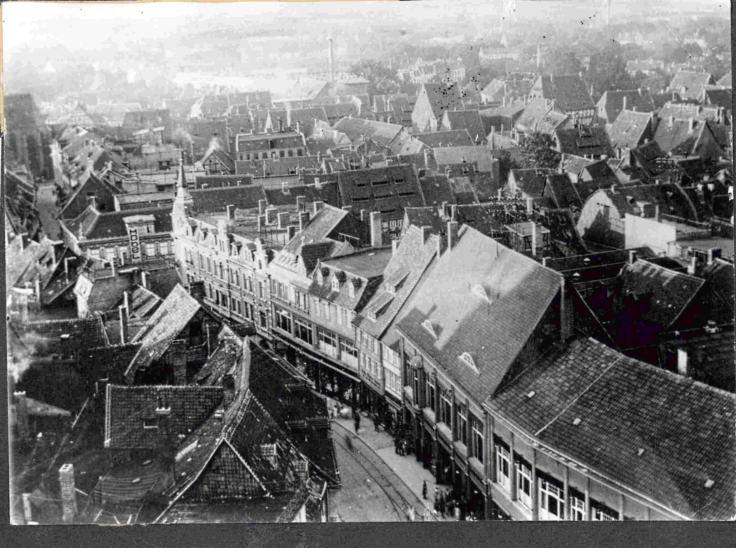 Elevated city view showing Hoher Weg 35 to 27 and Martiniplan 10